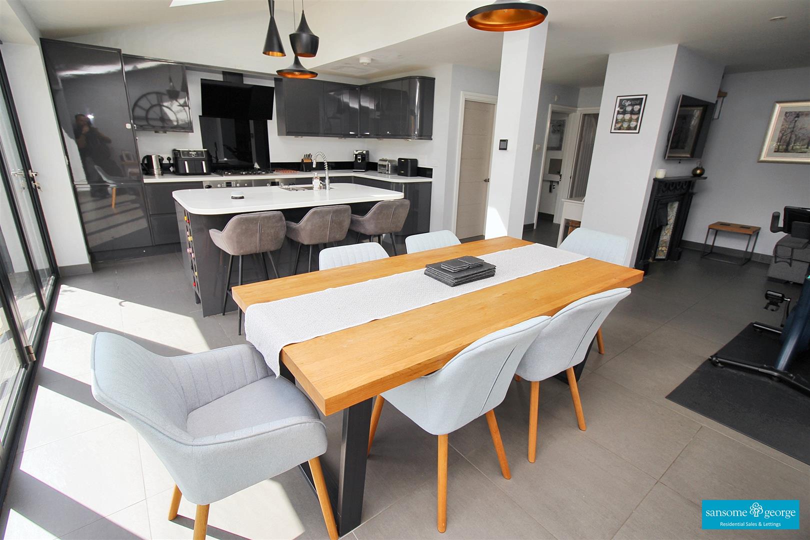 3 bed property in Westwood Road, Reading